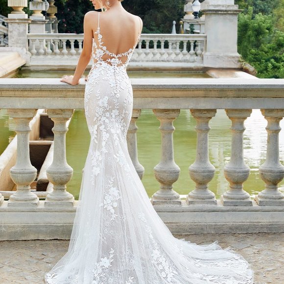 Enzoani Love Alara Fit and Flare Wedding Dress - Picture 2 of 11